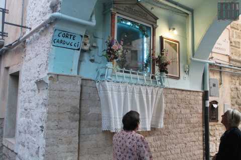 Le edicole votive, in città ce ne sono 240: «Patrimonio del popolo di Bari Vecchia»